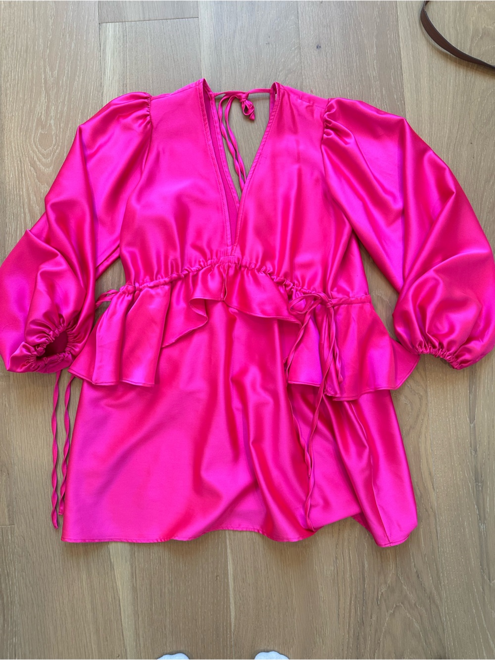 Topshop Satin Long Sleeve V Neck Bright Hot Pink Peplum Mini Dress Wedding Guest - Picture 4 of 14